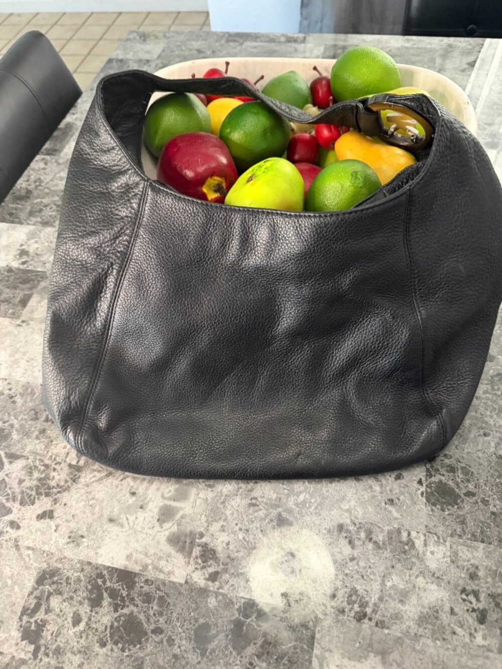 Michael Kors Fulton Large Hobo - Picture 5 of 9